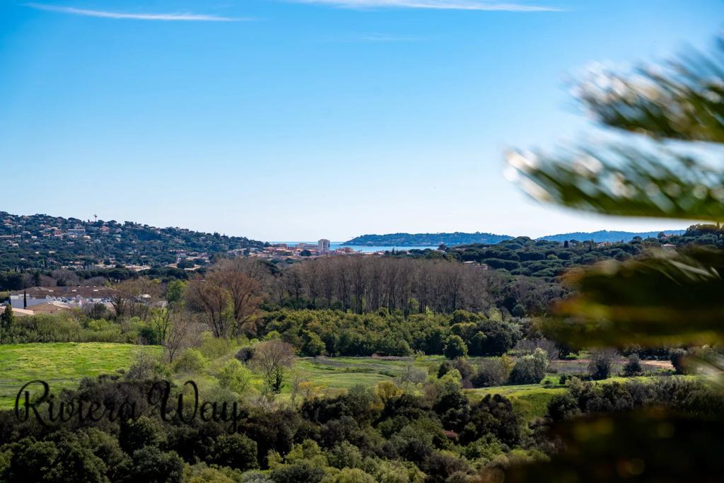 5 room villa in Sainte-Maxime, photo #2, listing #105891828