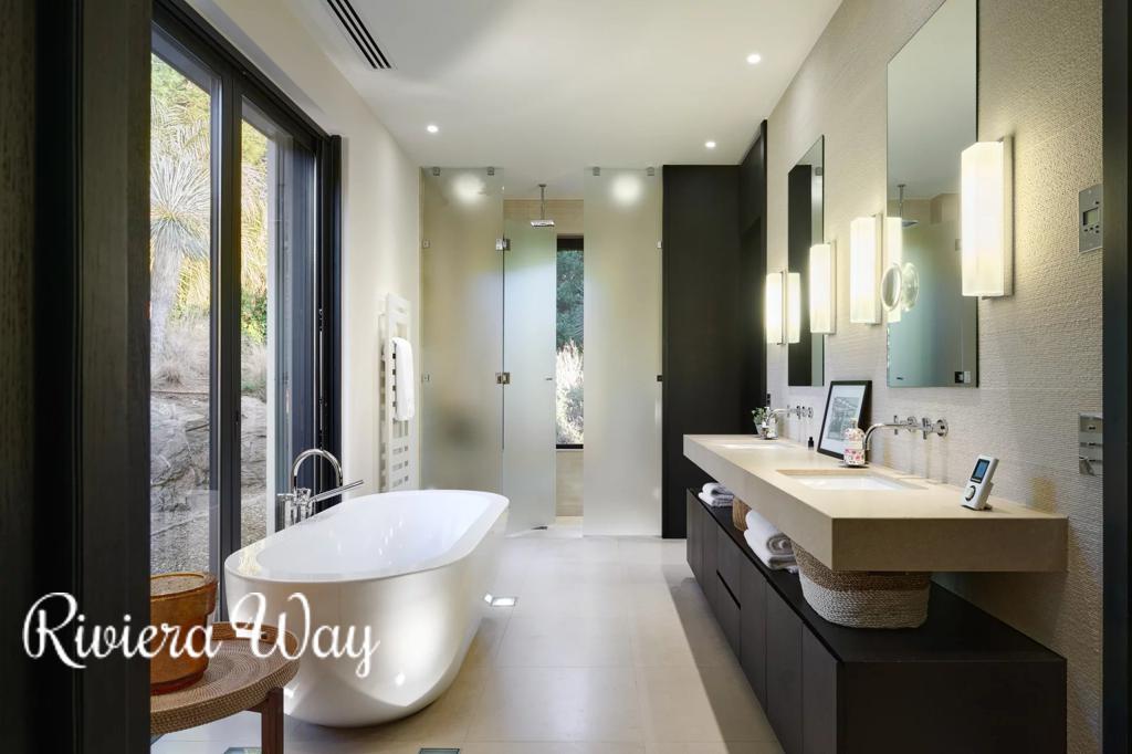 8 room villa in Saint-Tropez, photo #8, listing #81756528