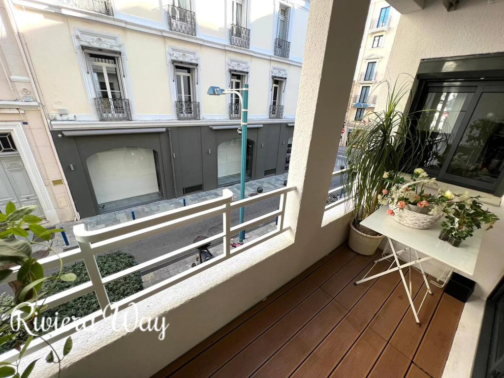 2 room apartment in Cannes, photo #9, listing #92822352