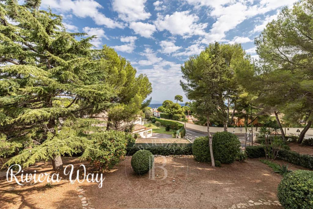 7 room villa in Cap d'Antibes, photo #9, listing #91047894