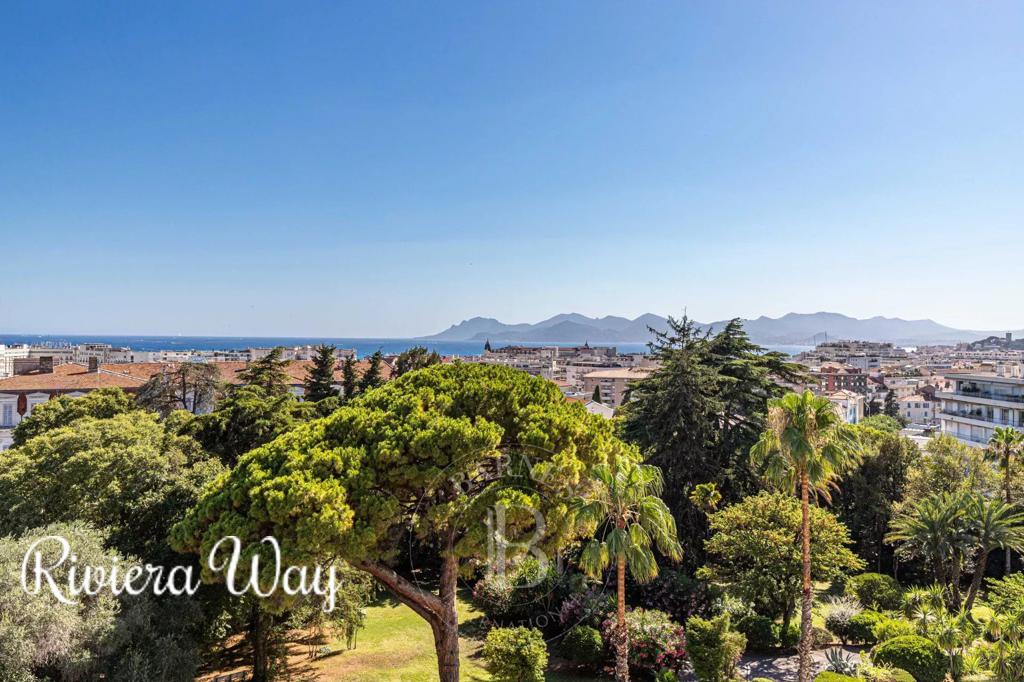 6 room apartment in Cannes, photo #10, listing #99658692