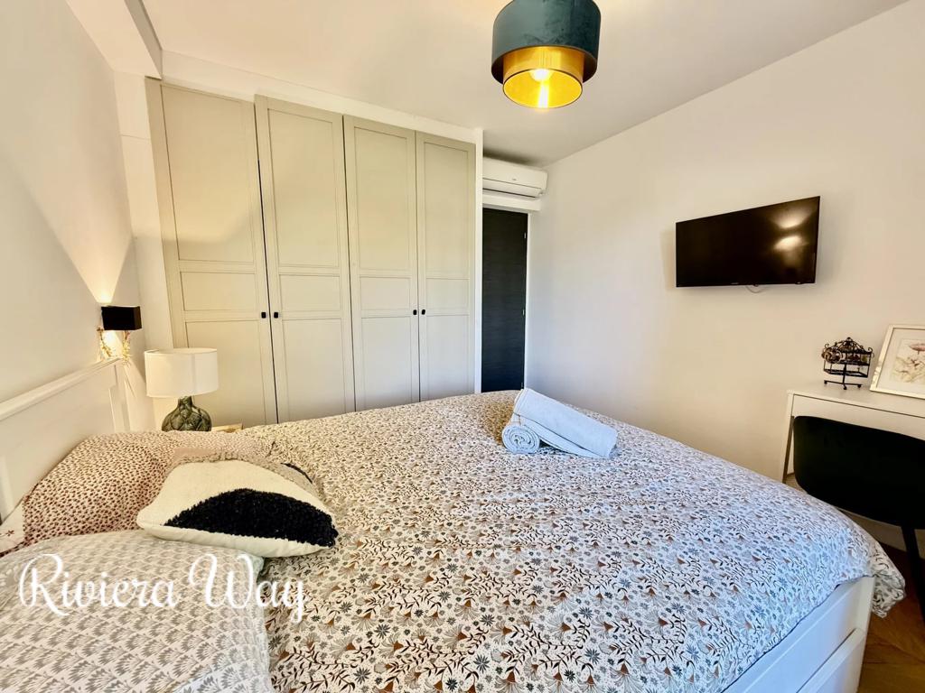 3 room apartment in Golf Juan, photo #9, listing #104342532