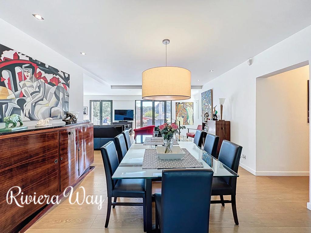 5 room villa in Mougins, photo #8, listing #102944142