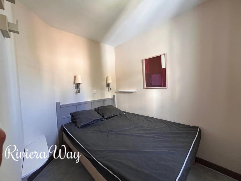 2 room apartment in Cannes, photo #5, listing #102973542