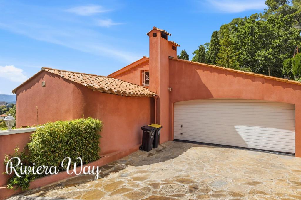 5 room villa in Le Cannet, photo #3, listing #106401750