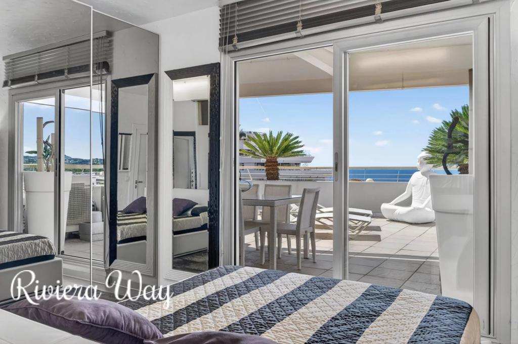 3 room apartment in Villeneuve-Loubet, photo #7, listing #106463028