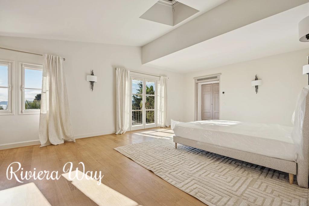 7 room villa in Cap d'Antibes, photo #1, listing #104224008