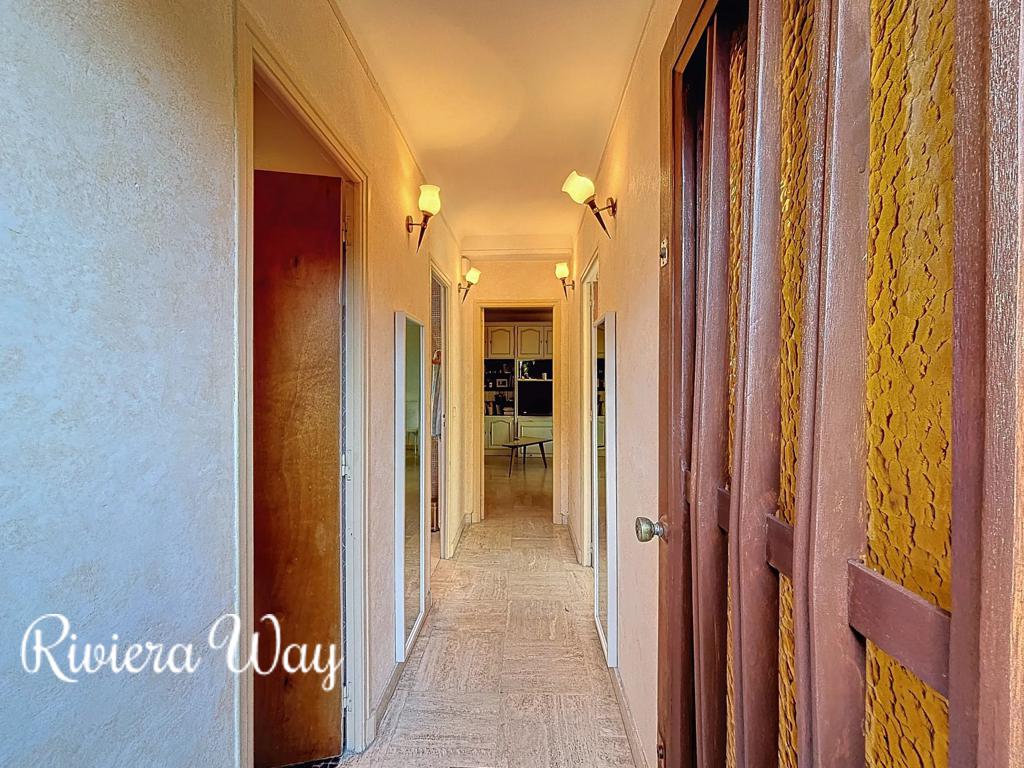 4 room villa in Cap d'Antibes, photo #10, listing #103210212