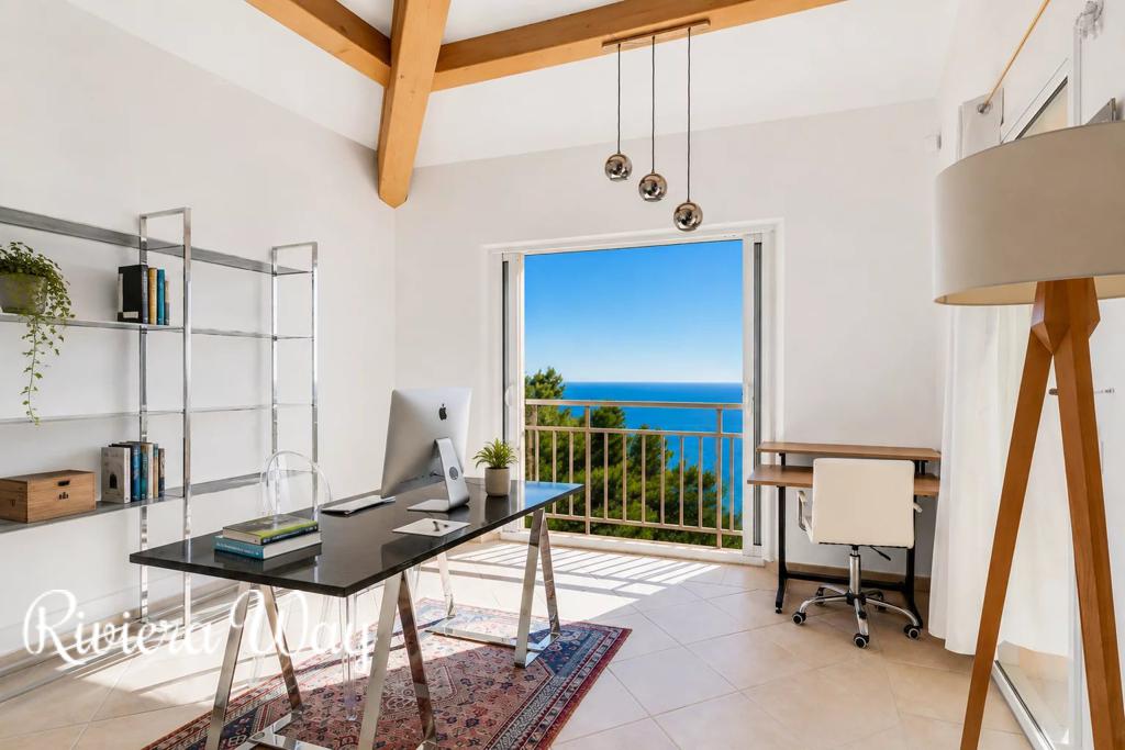 5 room villa in Le Lavandou, photo #8, listing #105223146