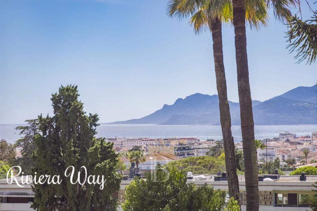 6 room apartment in Cannes, photo #8, listing #102086838