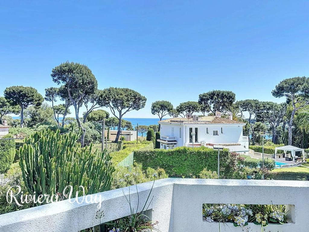 6 room villa in Cap d'Antibes, photo #10, listing #103082574
