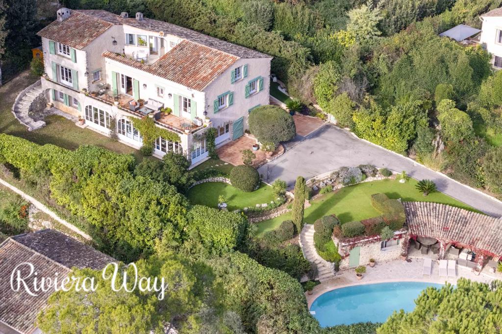 8 room villa in Mougins, photo #2, listing #100683828