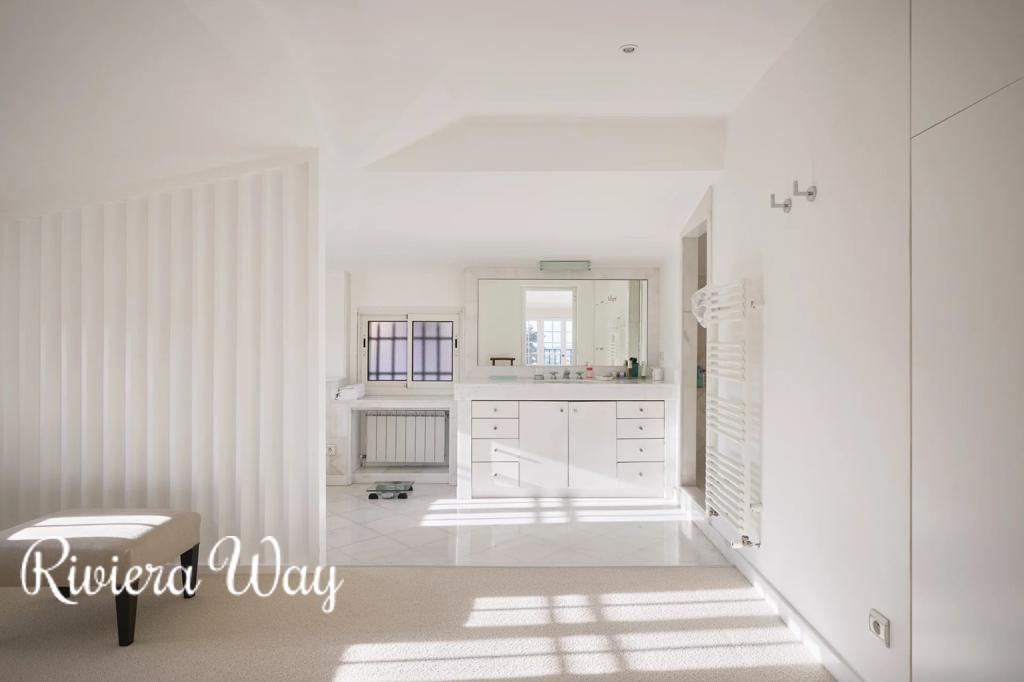 20 room villa in Mougins, photo #1, listing #99395814