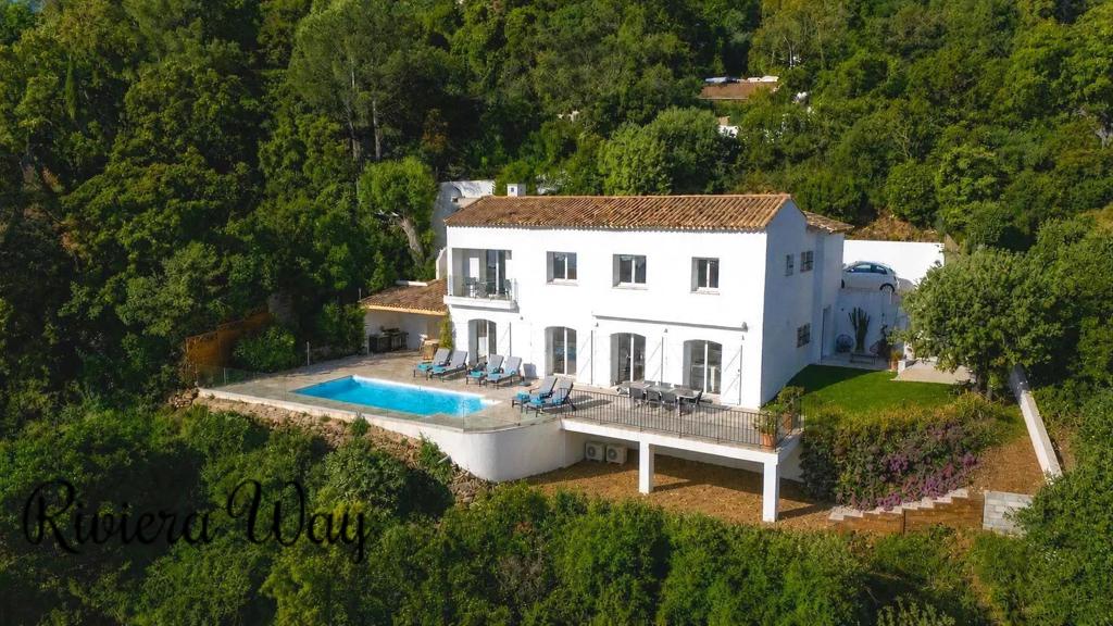 5 room villa in Cavalaire-sur-Mer, photo #1, listing #106287384