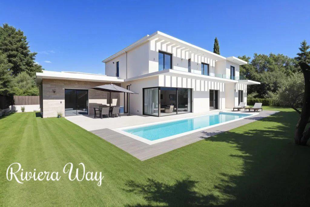 8 room villa in Mougins, photo #8, listing #104160252