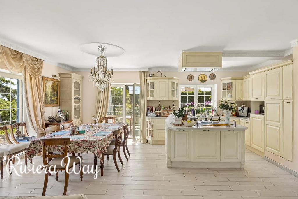 10 room villa in Saint-Paul-de-Vence, photo #4, listing #106354752