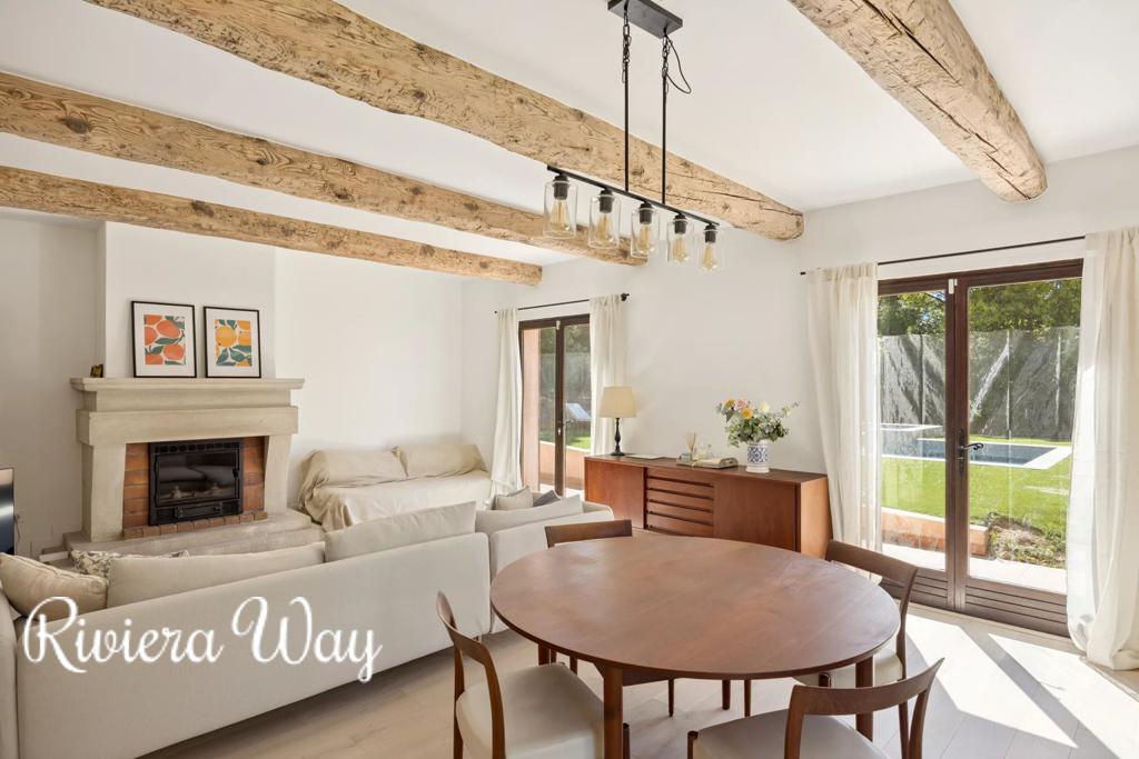 Villa in Grasse, photo #1, listing #104082636