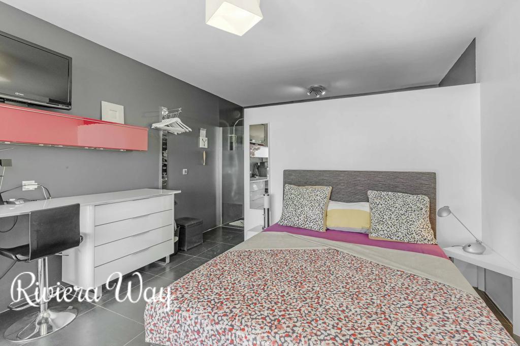 7 room villa in Toulon, photo #8, listing #104621454