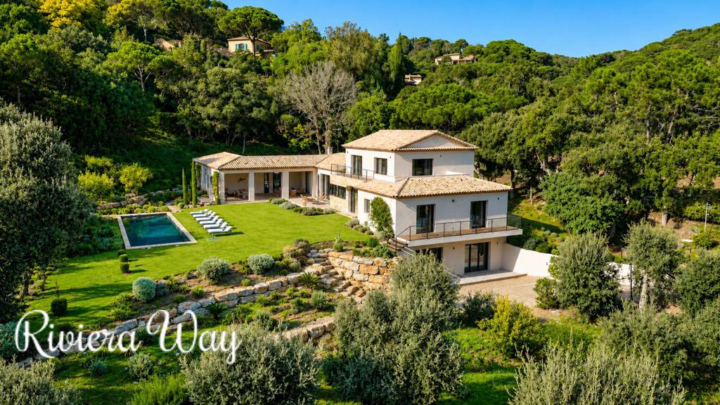 Villa in La Croix-Valmer, photo #2, listing #105455364