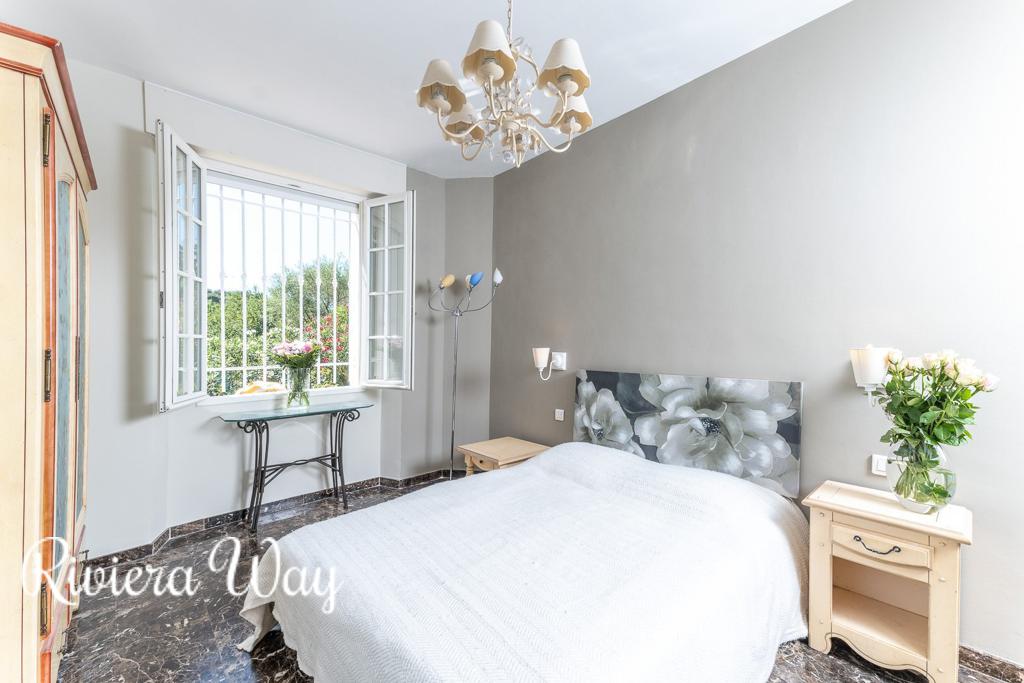 4 room villa in Cap d'Antibes, photo #2, listing #85360632