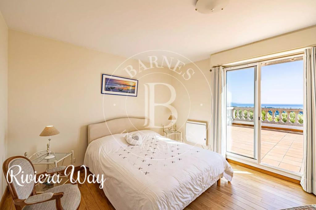6 room villa in Vallauris, photo #8, listing #99636180
