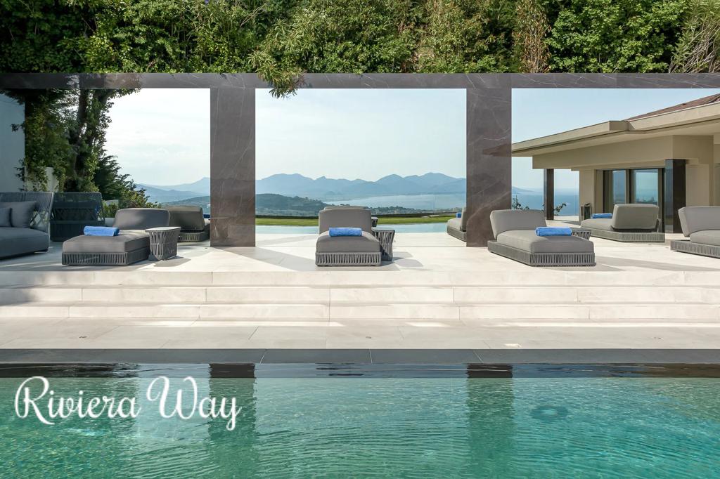 12 room villa in Le Cannet, photo #1, listing #80811864