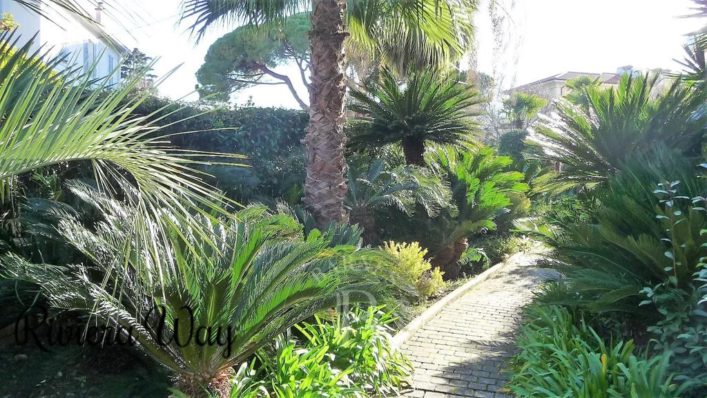 4 room apartment in Cannes, photo #7, listing #100667406