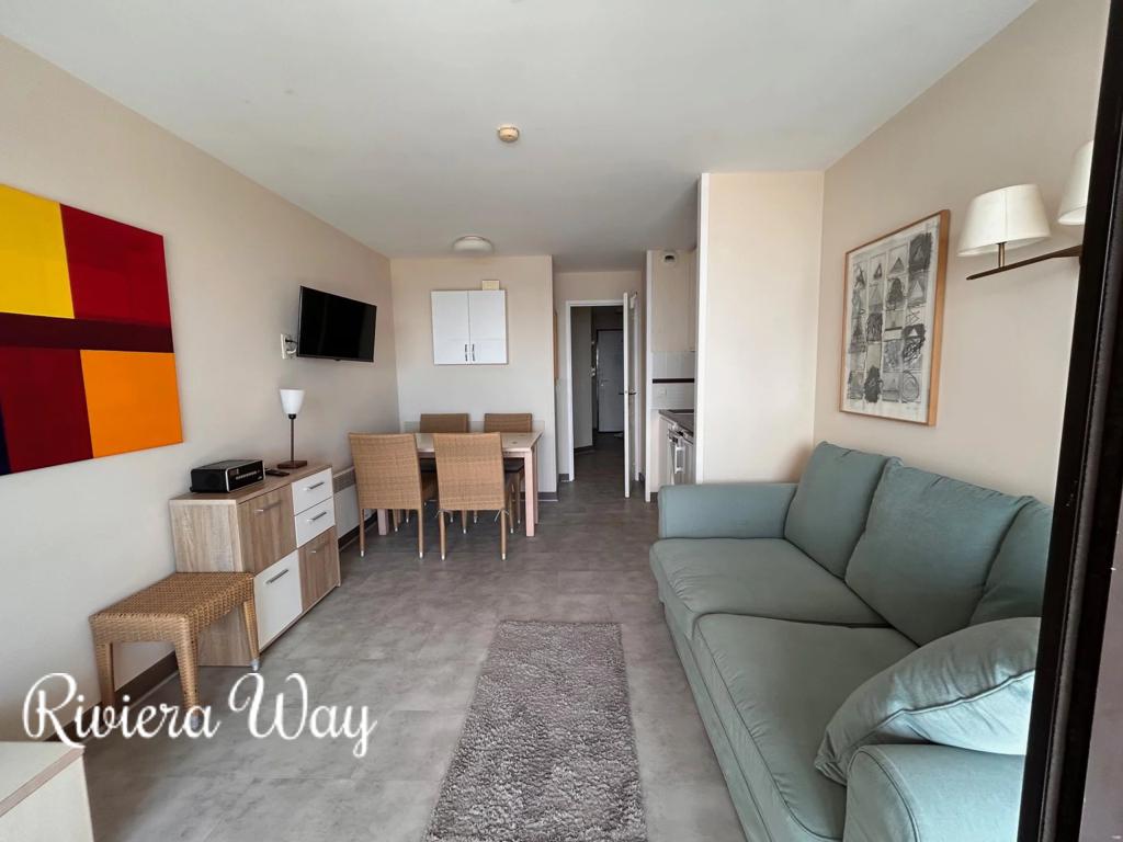 2 room apartment in Cannes, photo #1, listing #102973542