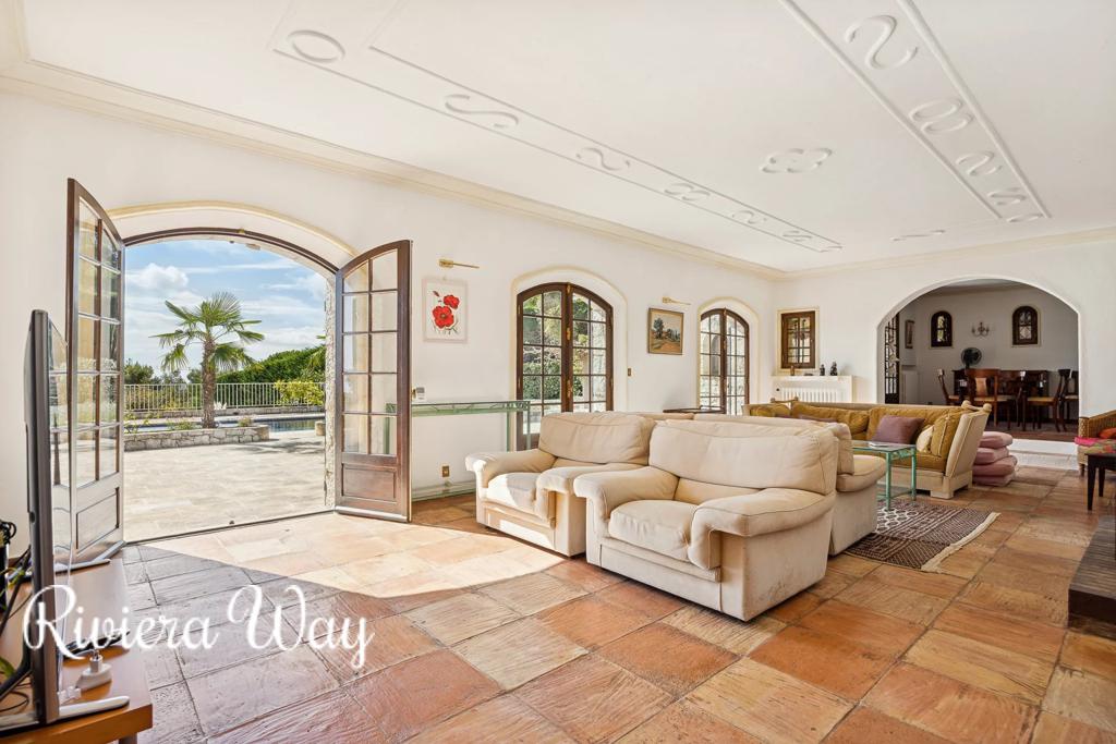 7 room villa in Saint-Paul-de-Vence, photo #8, listing #104355552