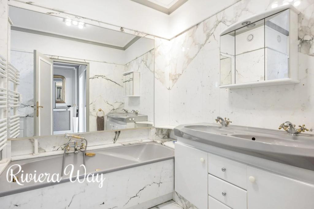 3 room apartment in Cannes, photo #7, listing #107231964