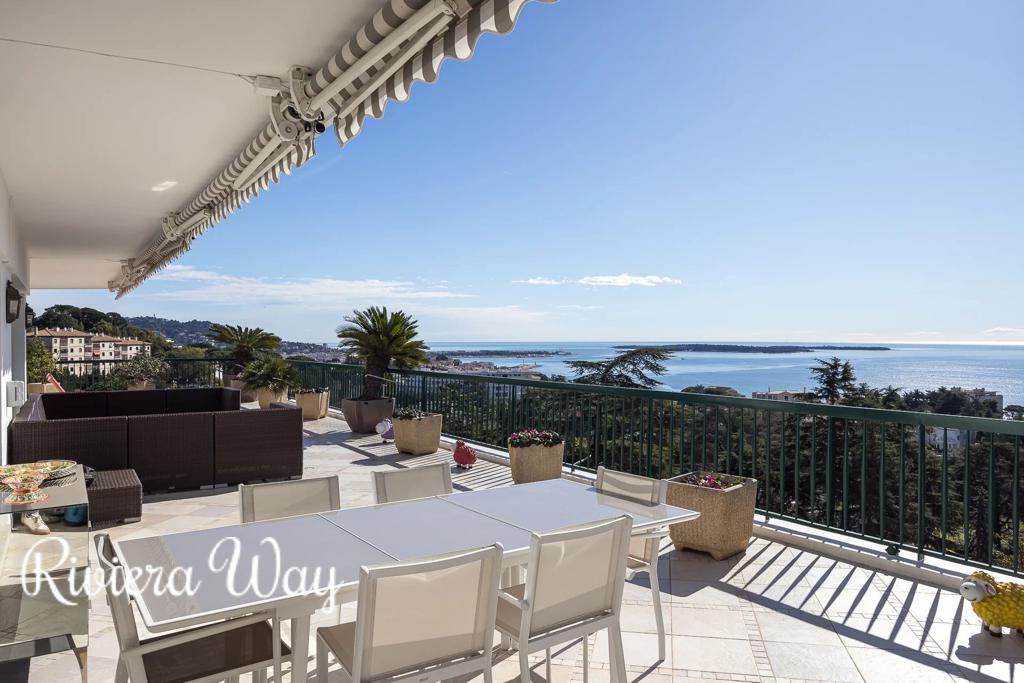 5 room penthouse in Cannes, photo #7, listing #101622696