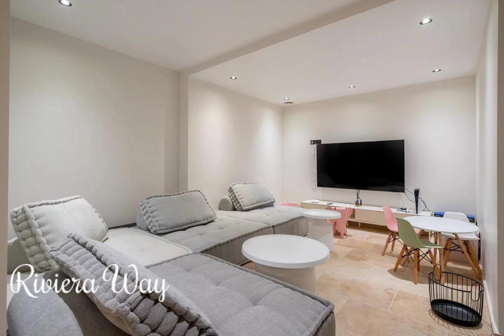 10 room villa in Cap d'Antibes, photo #10, listing #105685944