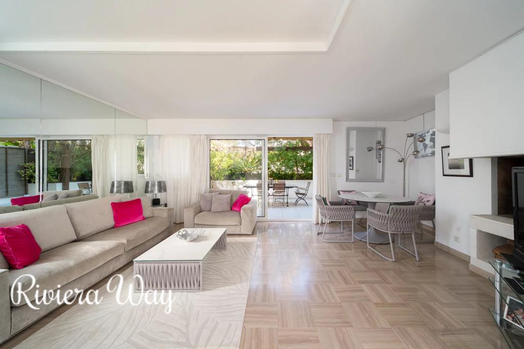 7 room apartment in Cannes, photo #3, listing #105915726