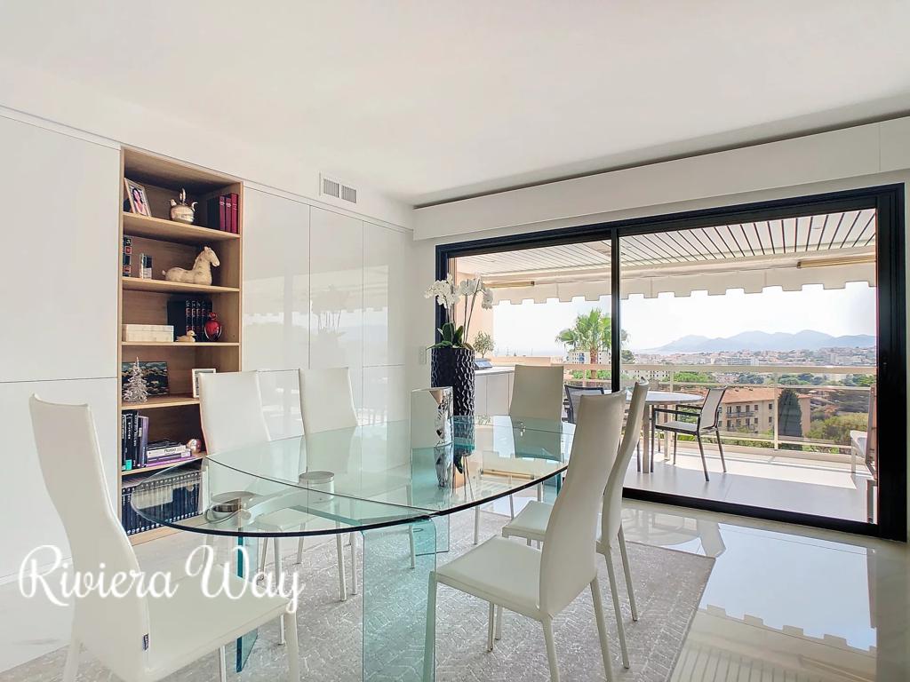 4 room apartment in Le Cannet, photo #7, listing #103040574