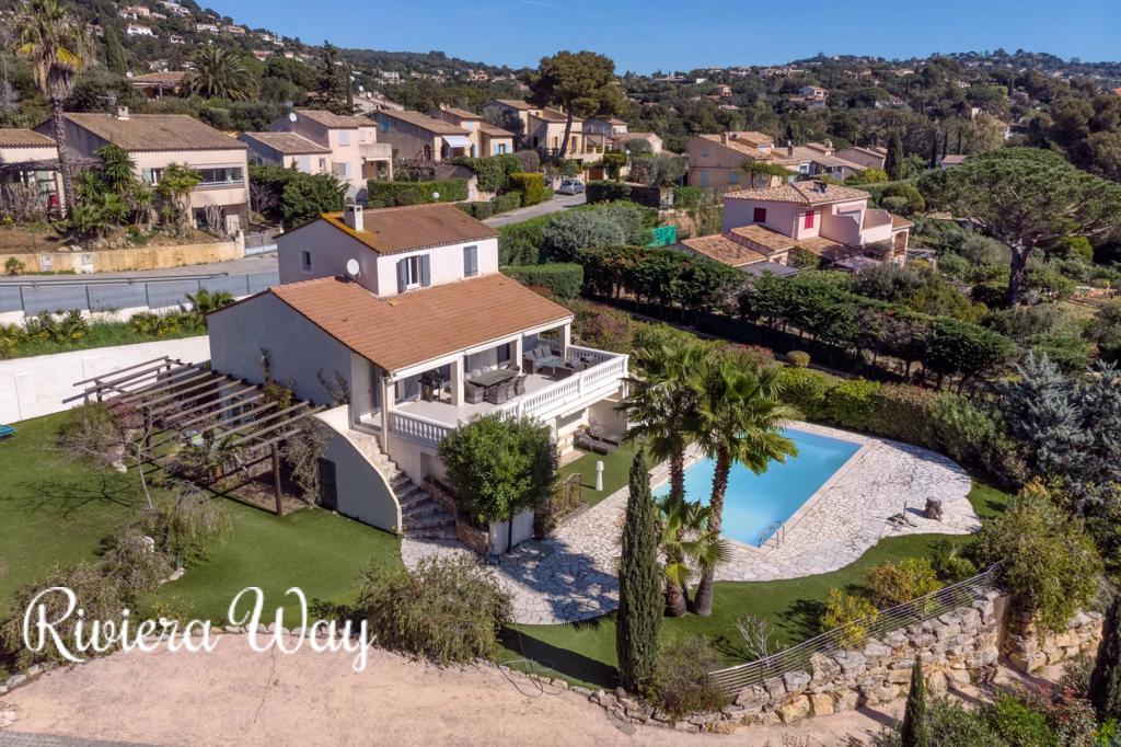7 room villa in La Croix-Valmer, photo #3, listing #106371258