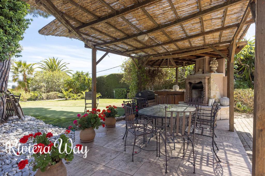 10 room villa in Saint-Paul-de-Vence, photo #9, listing #106354752