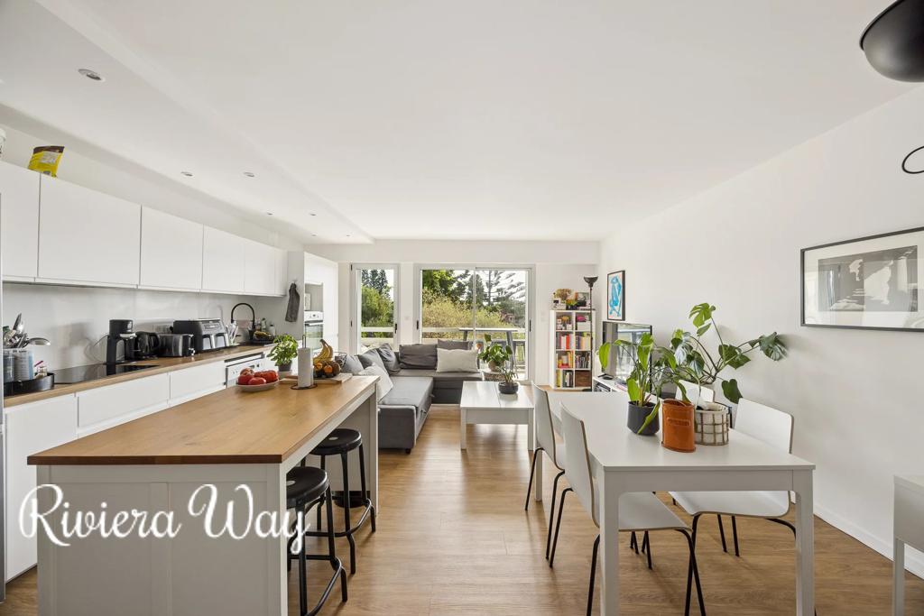 3 room apartment in Antibes, photo #4, listing #106488648