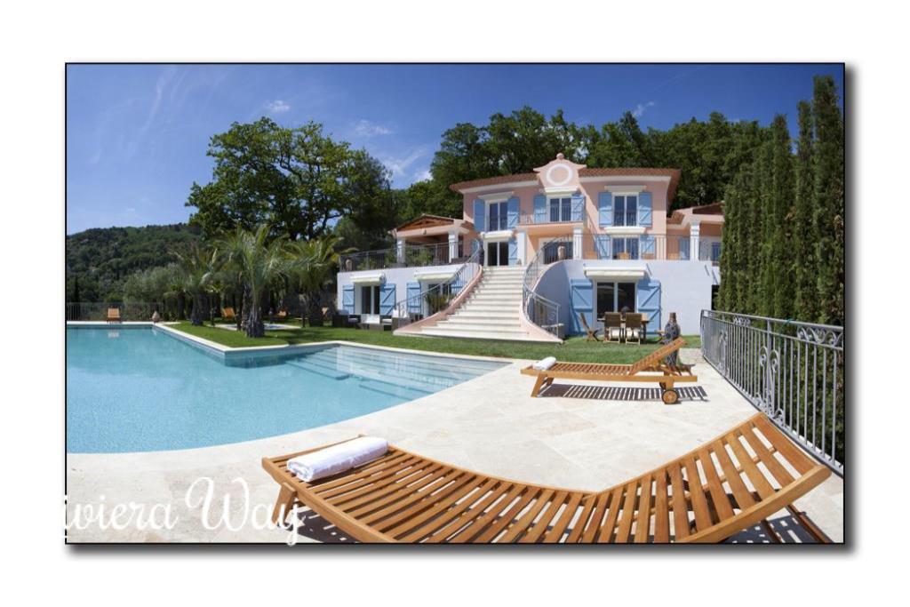 10 room villa in Grasse, photo #2, listing #78826860