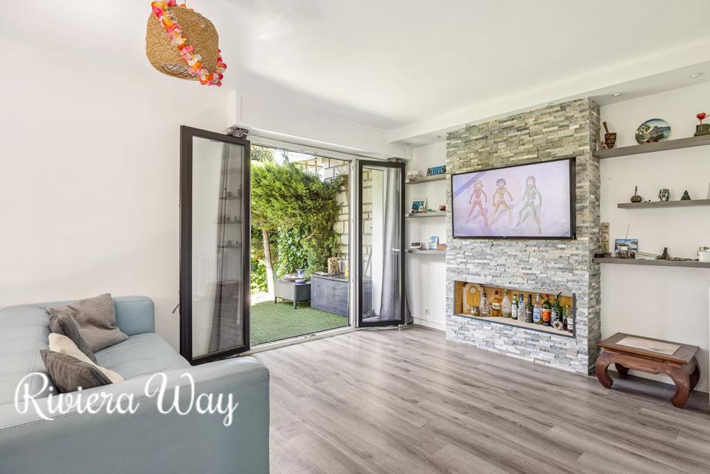 2 room apartment in Juan-les-Pins, photo #7, listing #103948152