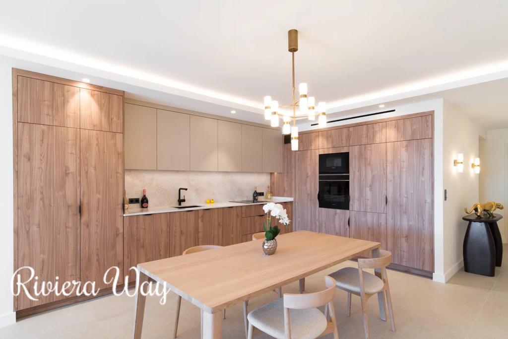 4 room apartment in Cannes, photo #6, listing #105630378