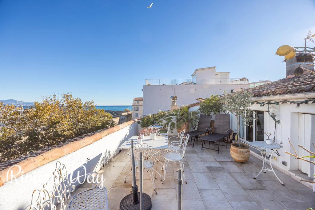 3 room apartment in Antibes, photo #8, listing #104966022
