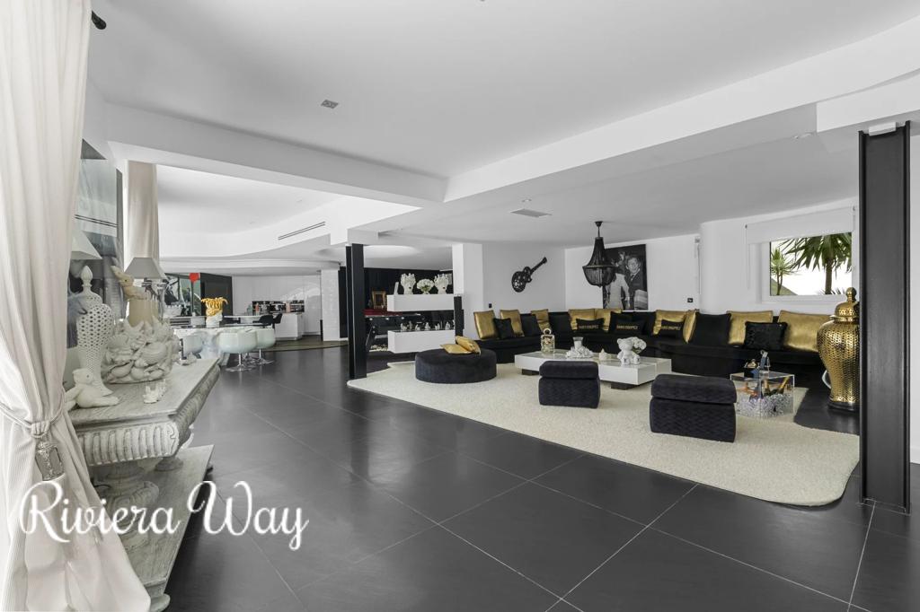 Villa in Mougins, photo #5, listing #103573218