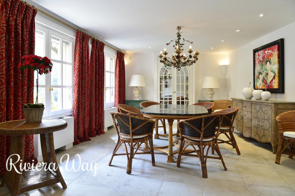 7 room villa in Antibes, photo #1, listing #78854958