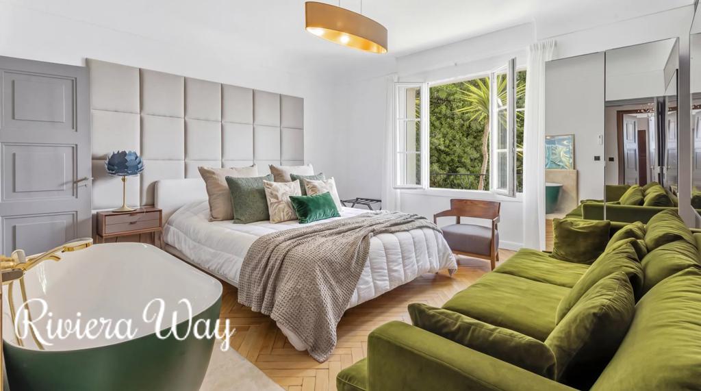 5 room apartment in Cannes, photo #7, listing #106461180