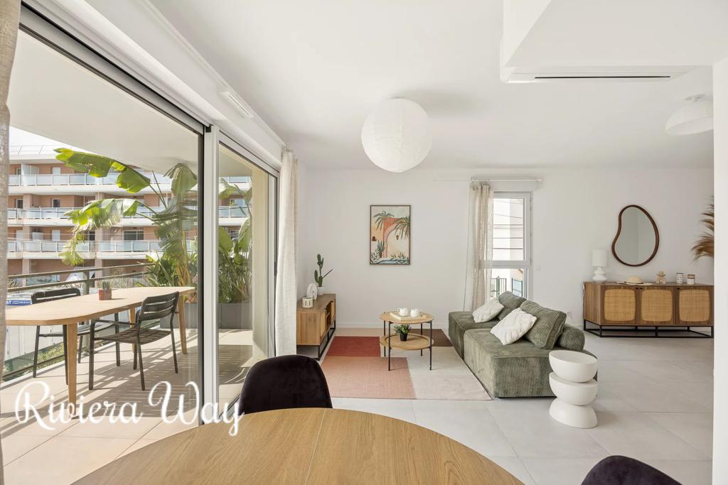 3 room apartment in Antibes, photo #3, listing #106016400
