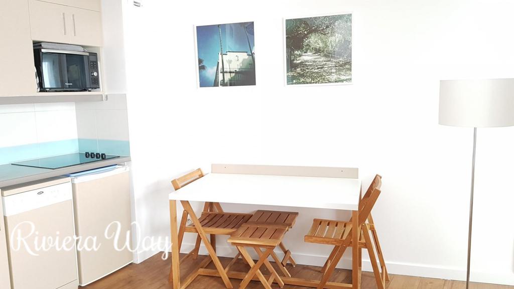 1 room apartment in Cannes, photo #2, listing #83426028