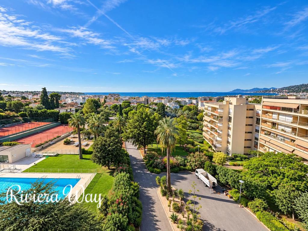 4 room apartment in Antibes, photo #1, listing #107069550
