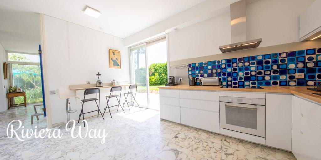 12 room villa in Villefranche-sur-Mer, photo #6, listing #79550100