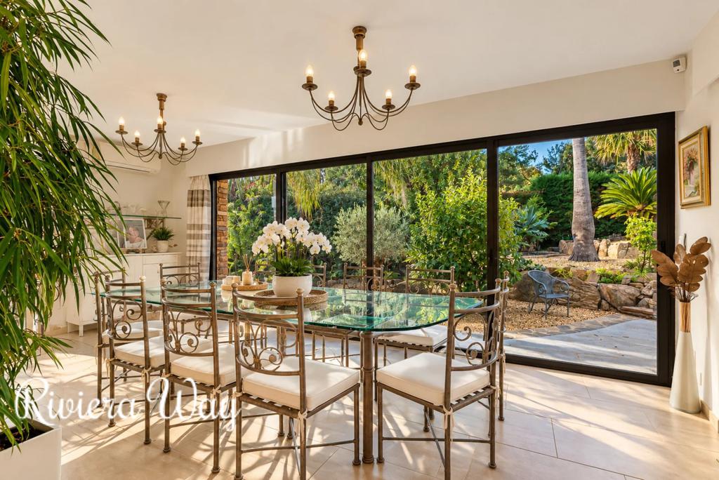 6 room villa in Bormes-les-Mimosas, photo #6, listing #107234820