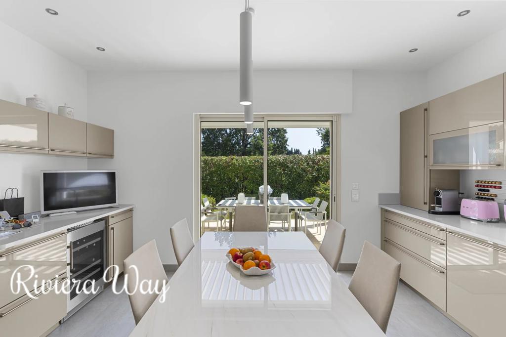 Villa in Mougins, photo #9, listing #103465992